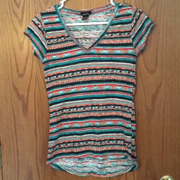 Aztec pattern v neck - Picture 1 of 2